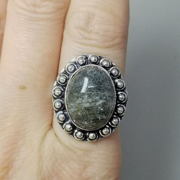 Vintage Gray Oval Cabochon Stone Ring, Bezel Set Silver Tone Size 6.5 Band - Picture 1 of 8